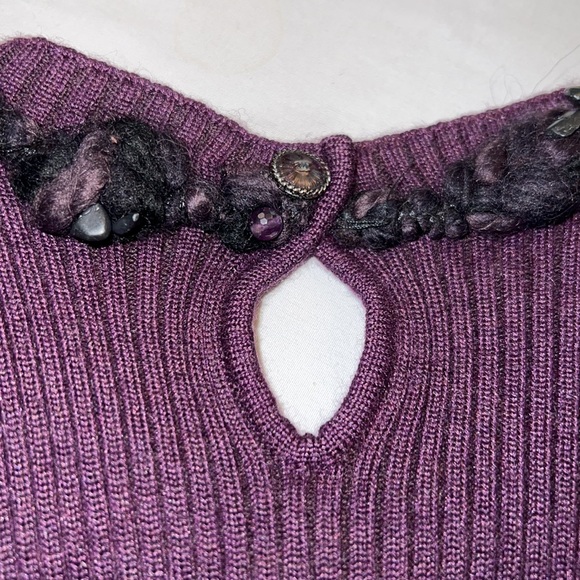 Chanel Cashmere sweater with detailed collar! - Picture 6 of 8